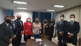 CONAMP apresenta Agenda de Proteção das Mulheres à Coordenadora-geral da Secretaria da Mulher da Câmara dos Deputados